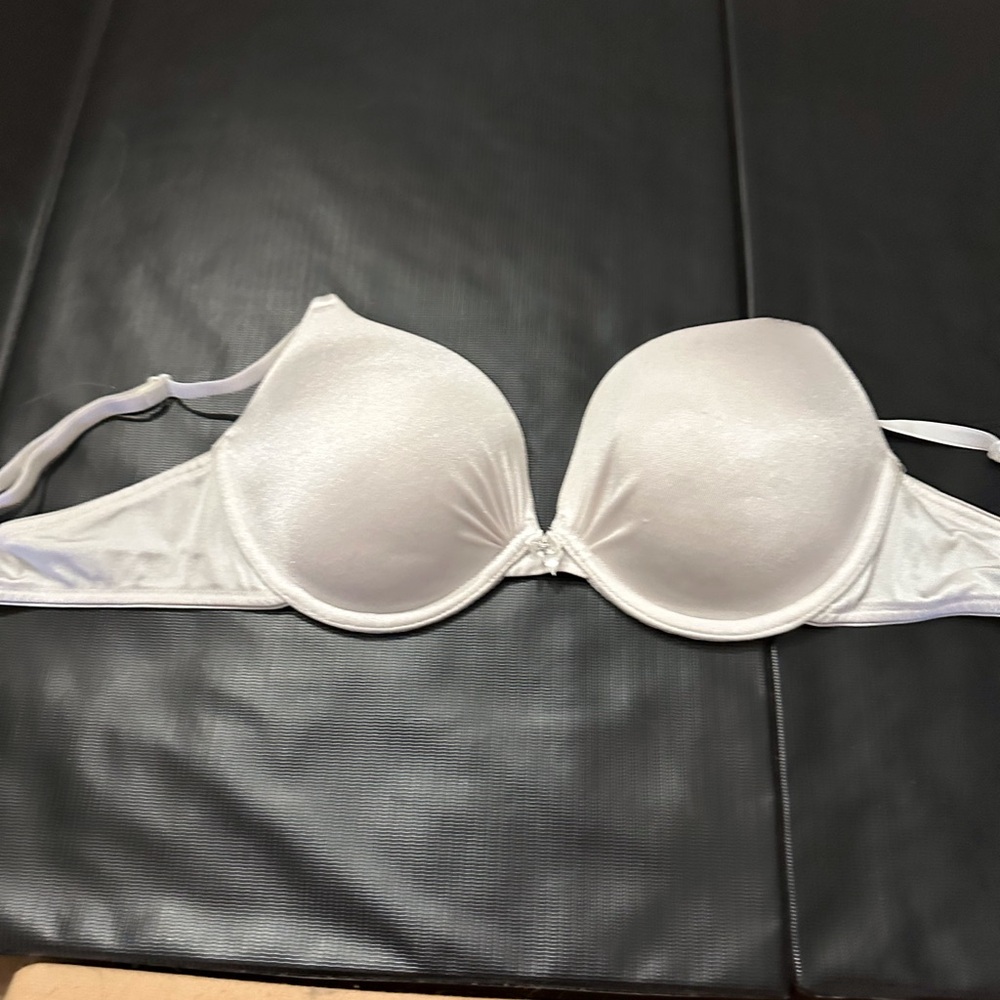 Vassarette Bra 36C